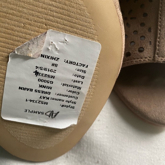 NWT Dressbarn kat cutout wedges pump (8) - Picture 13 of 13